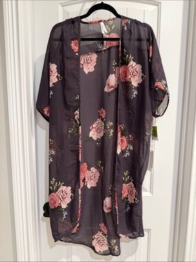 Live 4 Truth Sheer Floral Kimono in Black and Pink